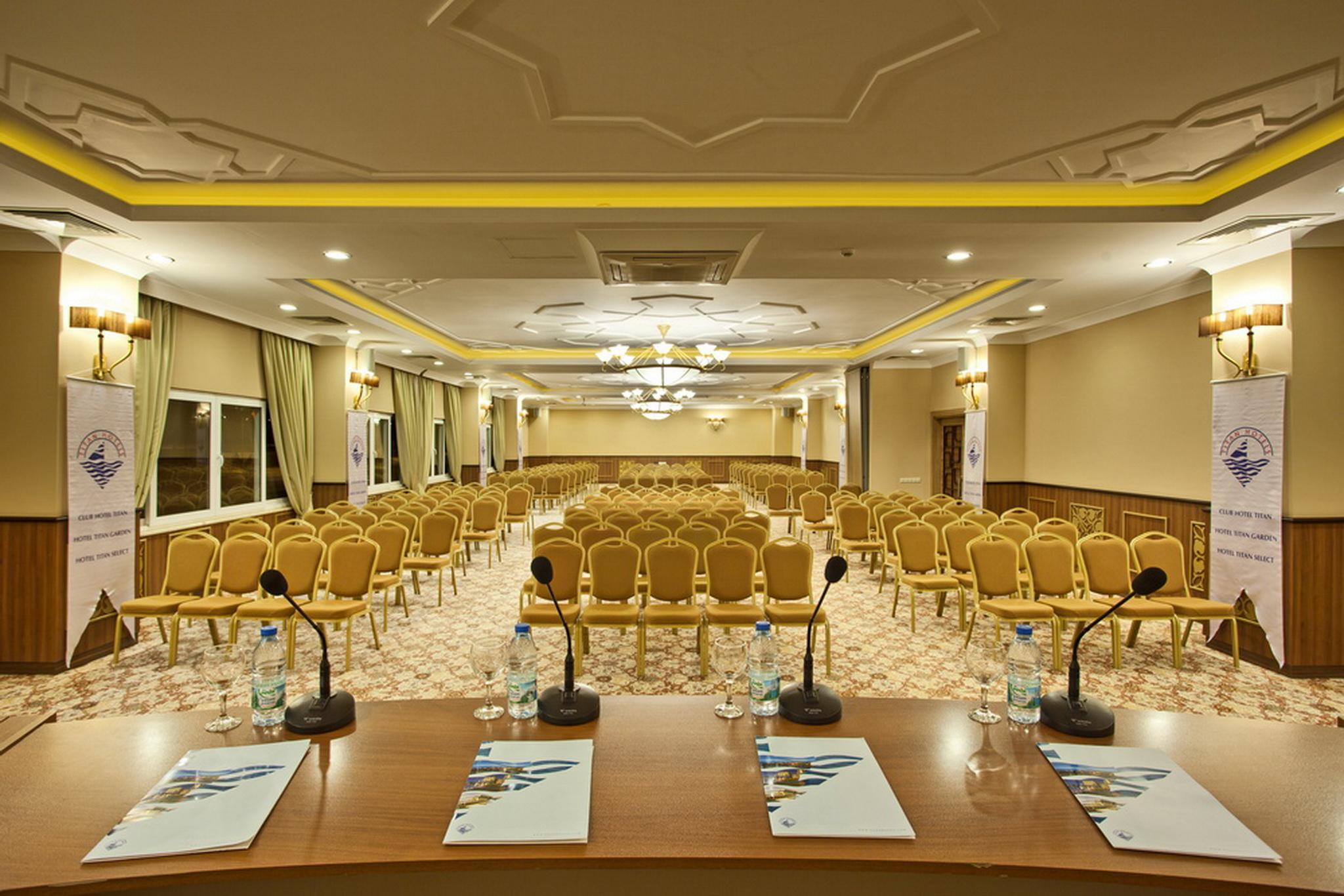 Titan Select Hotel Konaklı Esterno foto